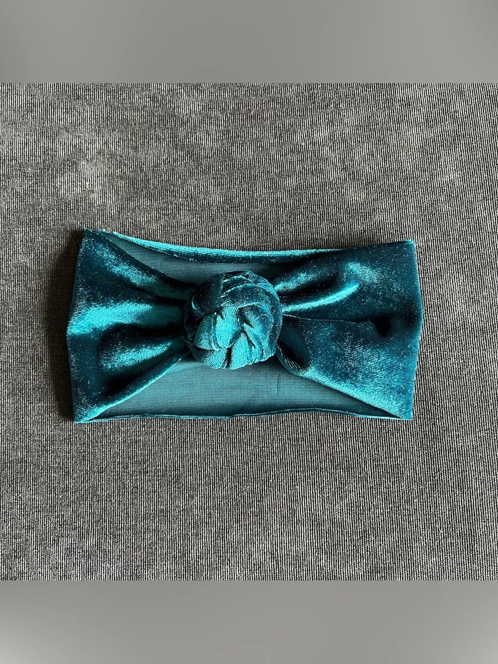NWOT Velvet Knotted Headband